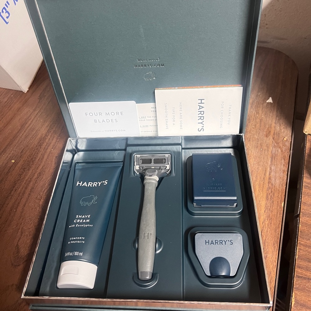 Harry's Men’s Razor Set Gift Box